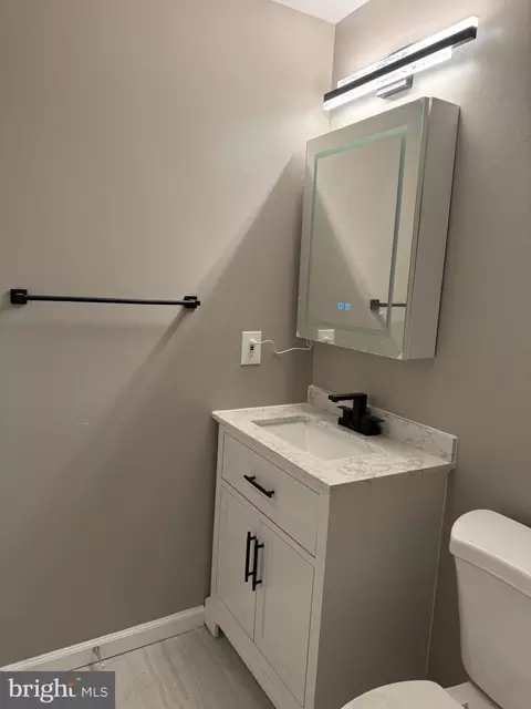 Bath - 9022 Rosewall Ct, Springfield, VA 22152 photo 12 of 16