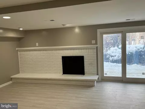 Living - 9022 Rosewall Ct, Springfield, VA 22152 photo 12 of 15