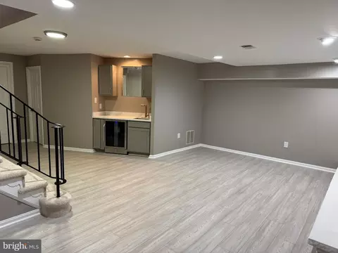 Living - 9022 Rosewall Ct, Springfield, VA 22152 photo 10 of 15