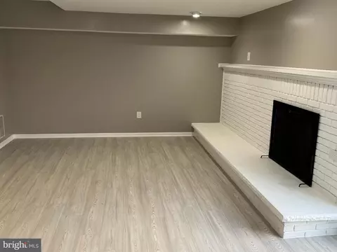 Living - 9022 Rosewall Ct, Springfield, VA 22152 photo 5 of 15