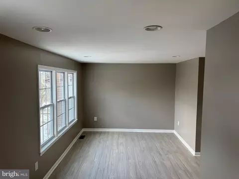 Living - 9022 Rosewall Ct, Springfield, VA 22152 photo 2 of 15