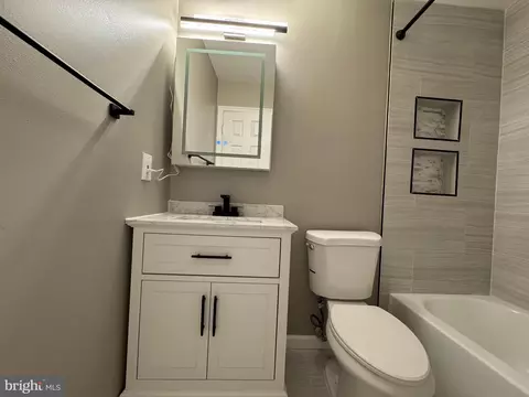 Bath - 9022 Rosewall Ct, Springfield, VA 22152 photo 7 of 16