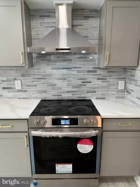 Kitchen - 9022 Rosewall Ct, Springfield, VA 22152 photo 11 of 21