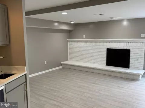 Living - 9022 Rosewall Ct, Springfield, VA 22152 photo 6 of 15