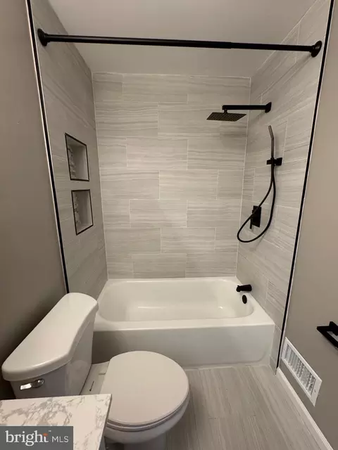 Bath - 9022 Rosewall Ct, Springfield, VA 22152 photo 8 of 16