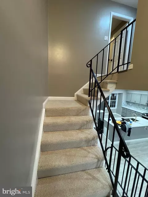Entry Way - 9022 Rosewall Ct, Springfield, VA 22152 photo 16 of 38
