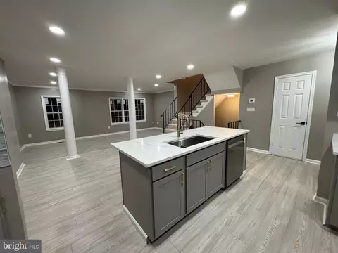 Entry Way - 9022 Rosewall Ct, Springfield, VA 22152 photo 9 of 38