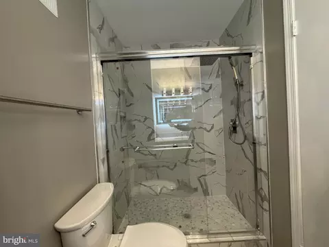 Bath - 9022 Rosewall Ct, Springfield, VA 22152 photo 3 of 16