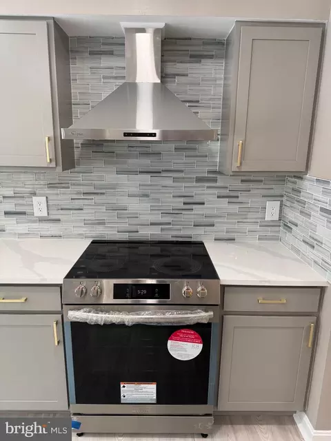 Kitchen - 9022 Rosewall Ct, Springfield, VA 22152 photo 8 of 21