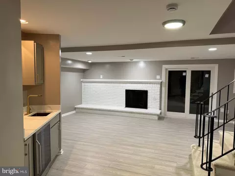 Living - 9022 Rosewall Ct, Springfield, VA 22152 photo 14 of 15