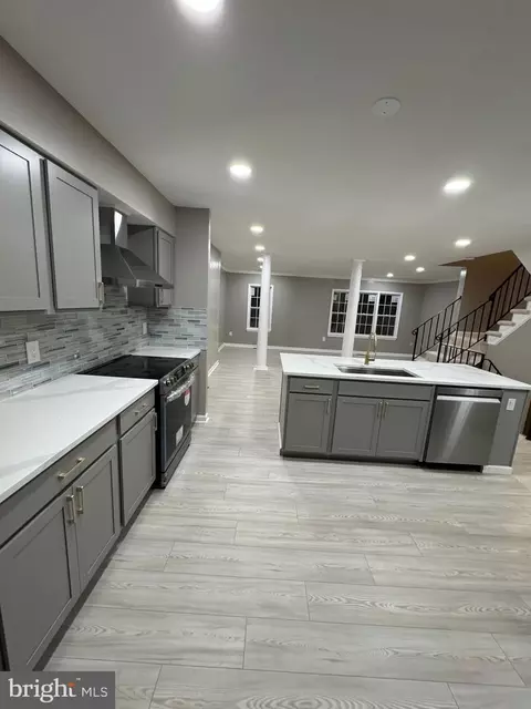 Kitchen - 9022 Rosewall Ct, Springfield, VA 22152 photo 15 of 21