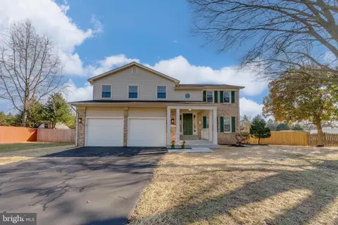 4619 Fillingame Dr, Chantilly, VA 20151