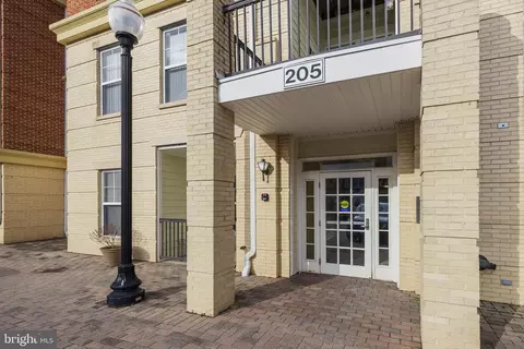 205 Meeting House Station Sq #105, Herndon, VA 20170