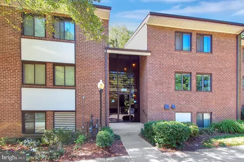 1410 Northgate Sq #12B, Reston, VA 20190