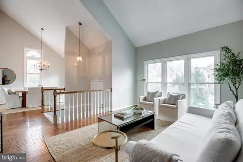 3000 Oakton Meadows Ct, Oakton, VA 22124