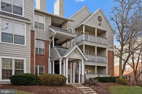 12157 Penderview Ter #805, Fairfax, VA 22033