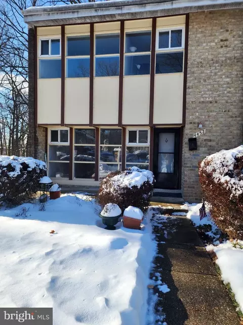 4452 Forest Glen Ct, Annandale, VA 22003