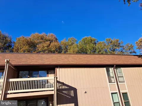 5814 Royal Ridge Dr #F, Springfield, VA 22152