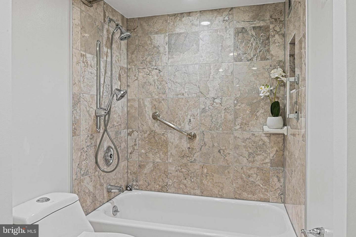 6800 Fleetwood Rd #320, Mclean, VA 22101 photo 31