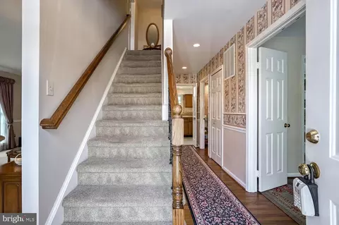 7866 Vervain Ct, Springfield, VA 22152 photo 3