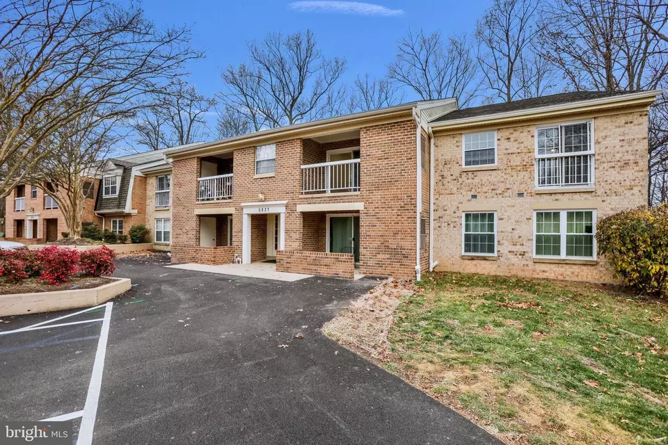 Other - 5837 Cove Landing Rd #304, Burke, VA 22015 photo 1 of 8