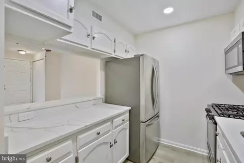 Kitchen - 5837 Cove Landing Rd #304, Burke, VA 22015 photo 1 of 1