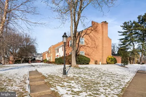 5934 Seabright Rd, Springfield, VA 22152 photo 4