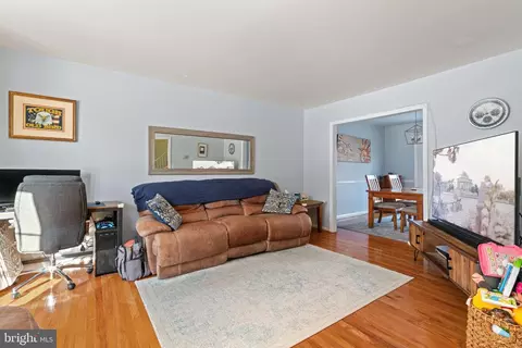 5934 Seabright Rd, Springfield, VA 22152 photo 10
