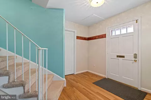 5934 Seabright Rd, Springfield, VA 22152 photo 8