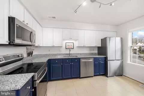 Kitchen - 7932 Gambrill Ct, Springfield, VA 22153 photo 2 of 3
