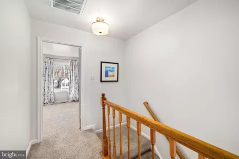 Entry Way - 7932 Gambrill Ct, Springfield, VA 22153 photo 1 of 2