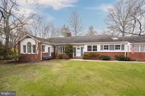 9232 Forest Haven Dr, Alexandria, VA 22309