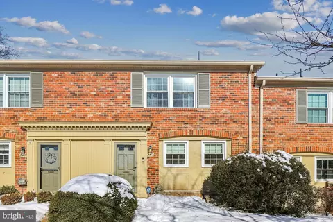 8512 Forrester Blvd #872, Springfield, VA 22152