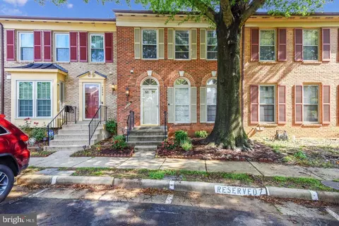 5888 Parenham Way, Alexandria, VA 22310