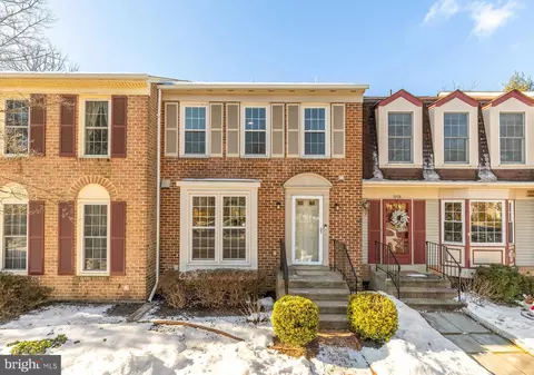 5710 Ridge View Dr, Alexandria, VA 22310