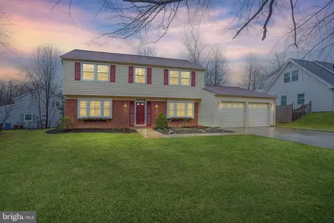 13144 Madonna Ln, Fairfax, VA 22033