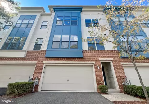 4168 Rush St, Fairfax, VA 22033