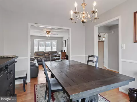 8408 Willow Forge Rd, Springfield, VA 22152 photo 8