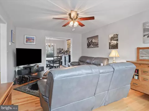 8408 Willow Forge Rd, Springfield, VA 22152 photo 5