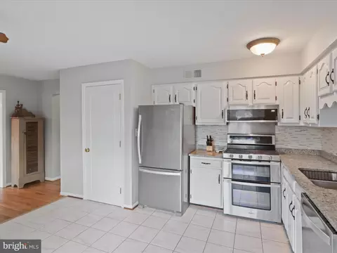 8408 Willow Forge Rd, Springfield, VA 22152 photo 12