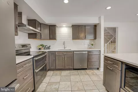 Kitchen - 8906 Gutman Ct, Springfield, VA 22153 photo 5 of 5