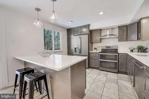 Kitchen - 8906 Gutman Ct, Springfield, VA 22153 photo 2 of 5