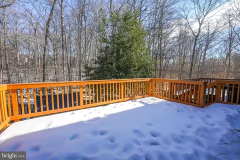 Exterior - 8906 Gutman Ct, Springfield, VA 22153 photo 5 of 6