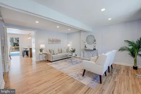 Living - 8906 Gutman Ct, Springfield, VA 22153 photo 1 of 8
