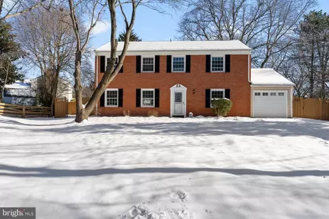 4203 Kincaid Ct, Chantilly, VA 20151