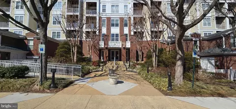 1641 International Dr #102, Mclean, VA 22102