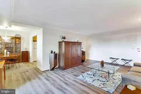 Living - 1900 Wilson Ln #T2, Mclean, VA 22102 photo 3 of 4