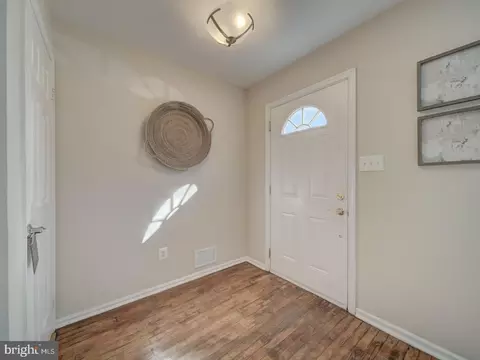 7496 Laurel Oak Ct, Springfield, VA 22153 photo 5