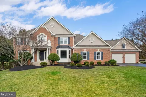 801 Grace Meadow Ct, Great Falls, VA 22066
