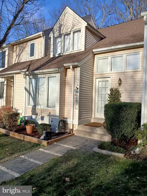 12556 Garland Tree Ct, Fairfax, VA 22033